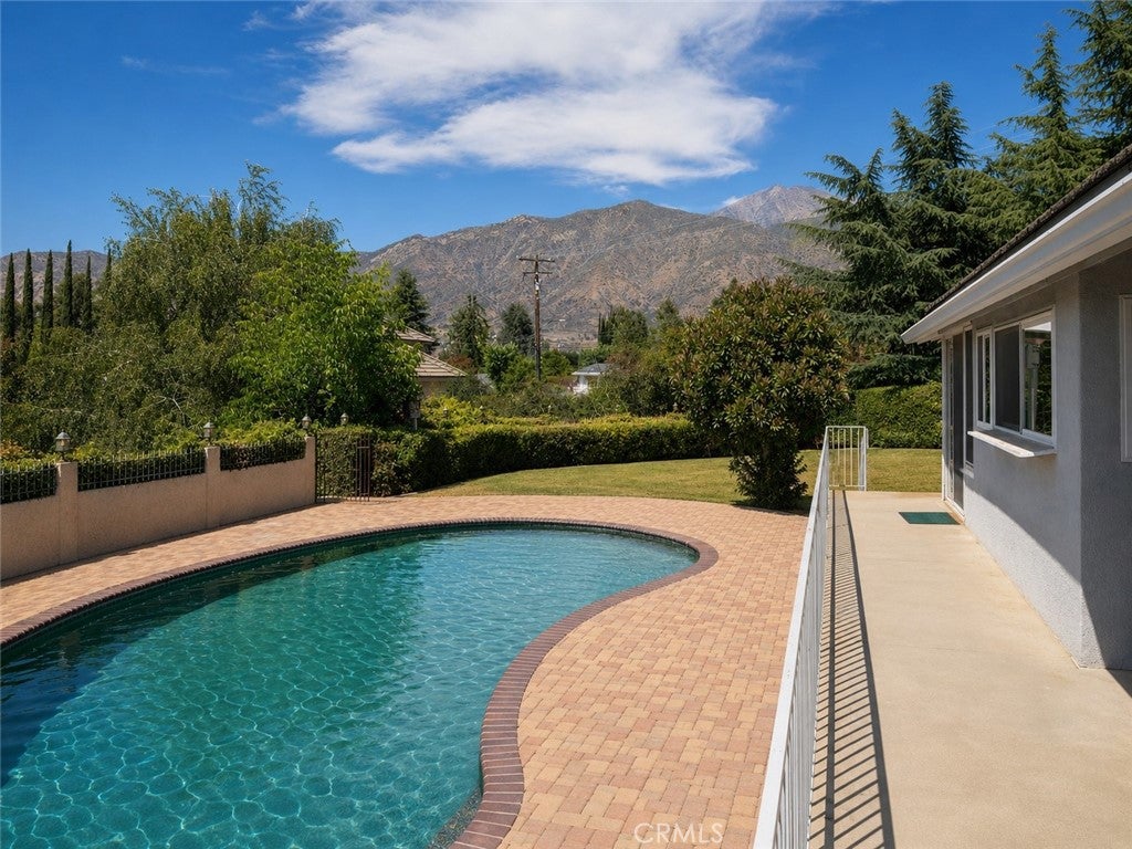 36268 Highland Ave