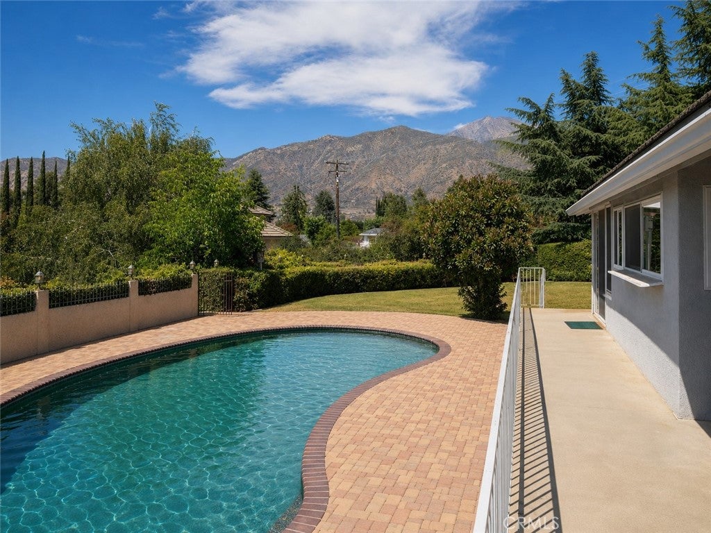 36268 Highland Ave