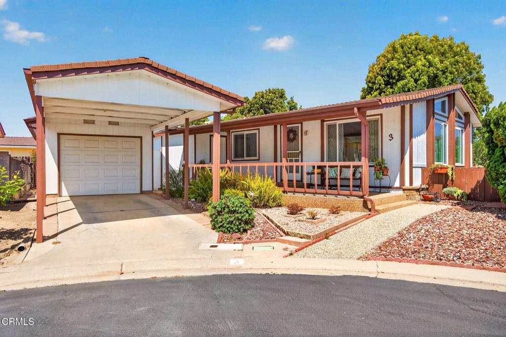 3 Poinsettia Gardens Drive 3