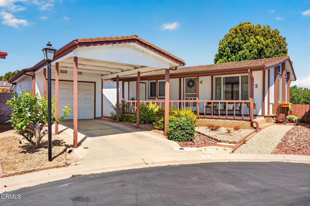 3 Poinsettia Gardens Drive 3