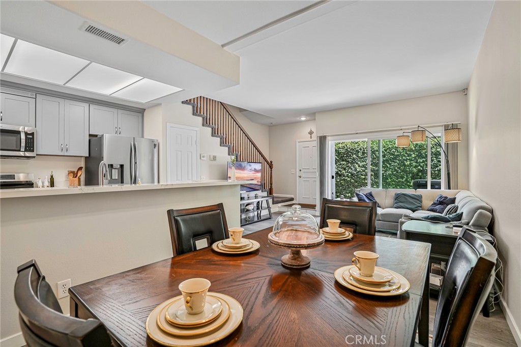 500 S Grevillea Avenue 2