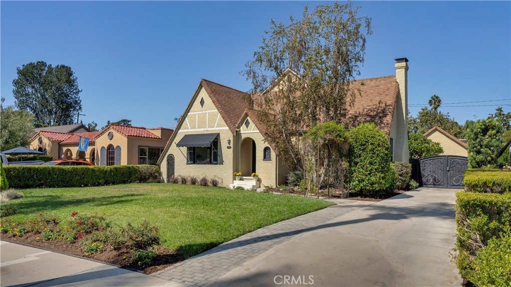 2429 N Heliotrope