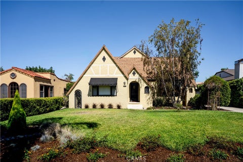 Photo of 2429 N Heliotrope DR, Santa Ana, CA 92706 (MLS # PW26212637)