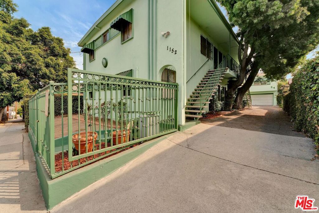 Centrally located 1 bedroom/1 bath upstairs unit in a gated small apartment complex. Be close to all the city's vibrant sights with Koreatown and DTLA just at your feet. One off-street parking, in-unit washer and dryer and dishwasher to round out the conveniences of this refreshed unit ready for its new resident. Tenant, in addition to insurance, pays for all utilities excluding water.