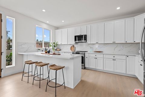 Photo of 3626 E 1st Street #B, Long Beach, CA 90803 (MLS # 26666547)