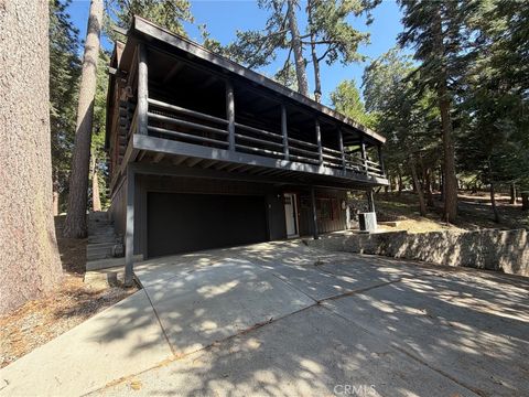 Photo of 695 Buckingham, Lake Arrowhead, CA 92352 (MLS # IG26094238)