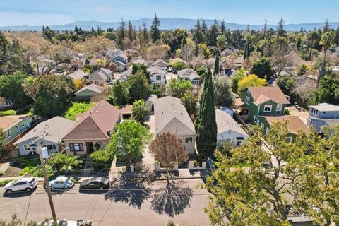 Tiny photo for 554 Fisk Avenue, San Jose, CA 95125 (MLS # ML82034996)