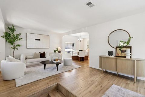 Tiny photo for 554 Fisk Avenue, San Jose, CA 95125 (MLS # ML82034996)