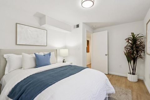 Tiny photo for 554 Fisk Avenue, San Jose, CA 95125 (MLS # ML82034996)