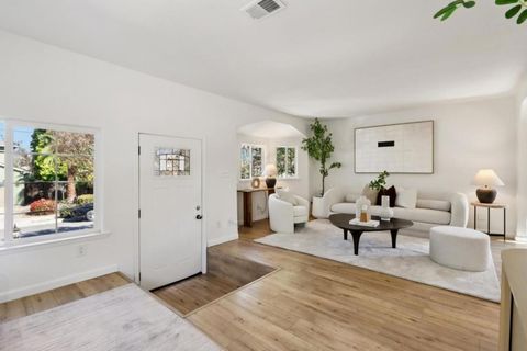 Tiny photo for 554 Fisk Avenue, San Jose, CA 95125 (MLS # ML82034996)