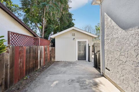 Tiny photo for 554 Fisk Avenue, San Jose, CA 95125 (MLS # ML82034996)