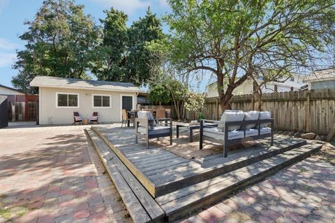 Tiny photo for 554 Fisk Avenue, San Jose, CA 95125 (MLS # ML82034996)