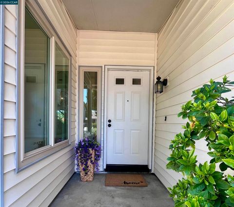 Photo of 515 Lupine Cir CIR, Vacaville, CA 95687 (MLS # 41133462)