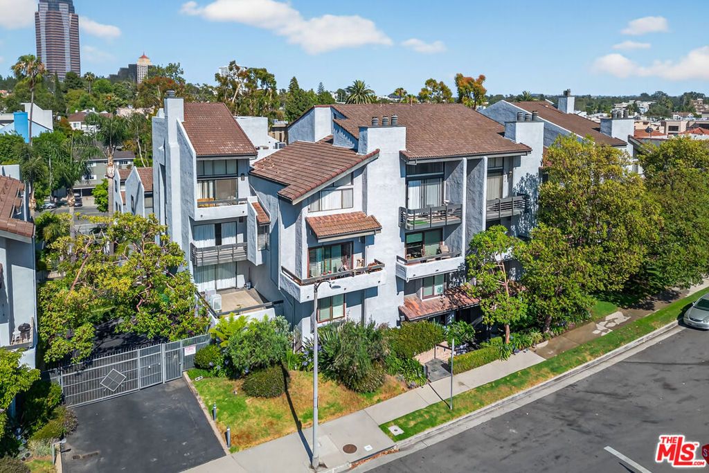 Photo of 1920 Pandora Avenue #3, Los Angeles, CA 90025 (MLS # 25570209)