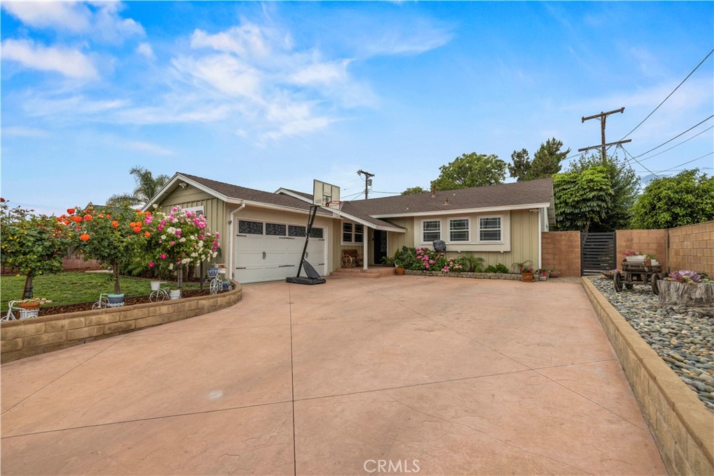 8511 Canterbury