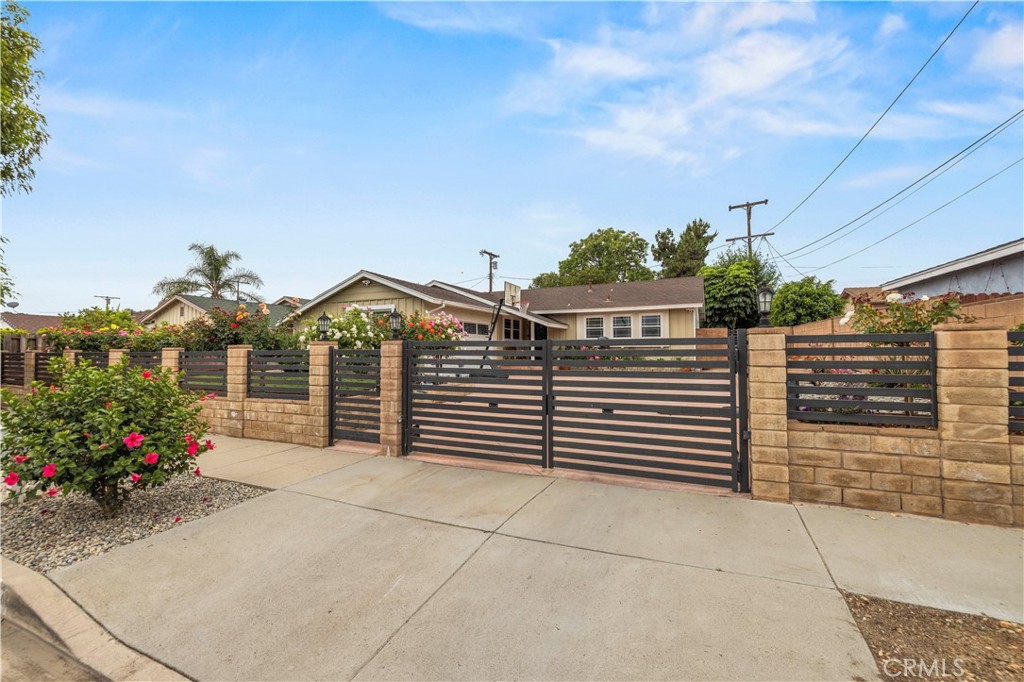 8511 Canterbury