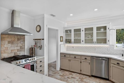 Tiny photo for 366 Court Avenue, Ventura, CA 93003 (MLS # V1-33922)