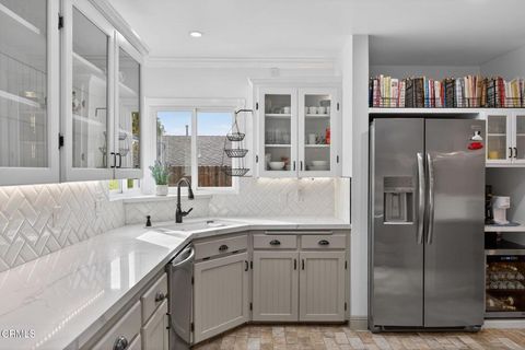 Tiny photo for 366 Court Avenue, Ventura, CA 93003 (MLS # V1-33922)