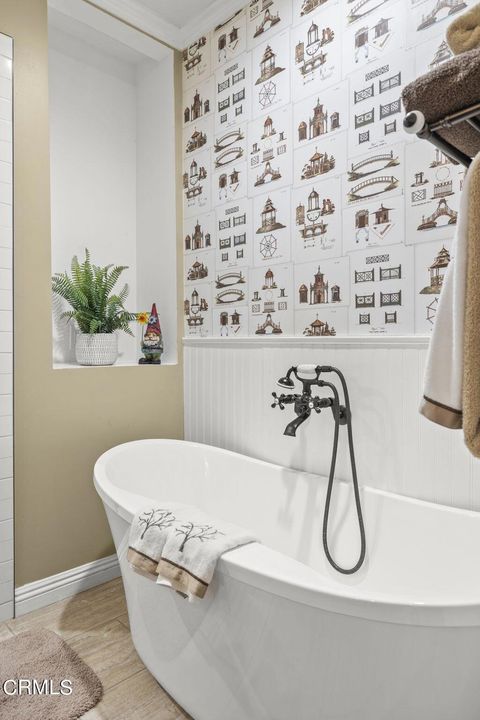 Tiny photo for 366 Court Avenue, Ventura, CA 93003 (MLS # V1-33922)