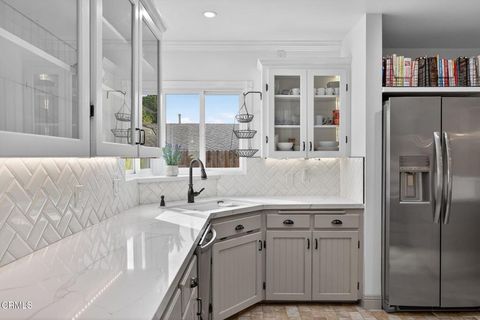 Tiny photo for 366 Court Avenue, Ventura, CA 93003 (MLS # V1-33922)