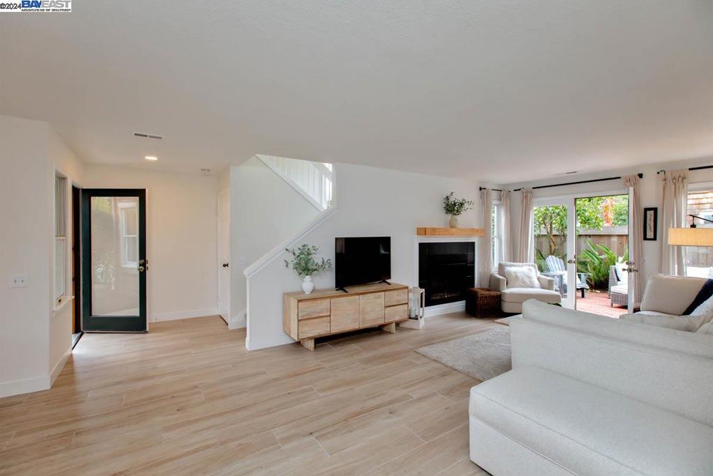 HARBOR BAY ISLE - Residential