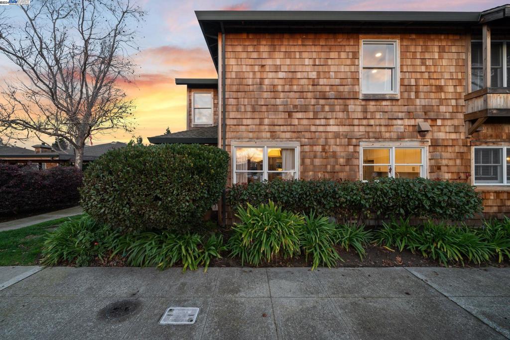 HARBOR BAY ISLE - Residential