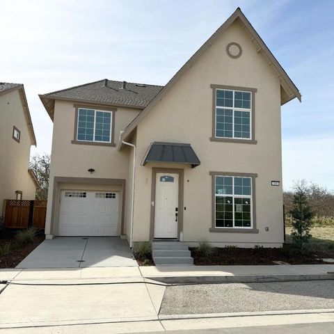 Photo of 150 Alan Lane, Hollister, CA 95023 (MLS # ML82040621)