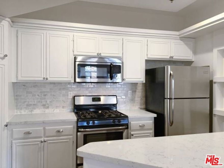 *PLEASE SEE THE PRIVATE REMARKS BEFORE CALLING LA1!*  A BEAUTIFUL UNIT AT AN EXCELLENT PROPERTY IN A GREAT STUDIO CITY LOCATION! THE UNIT FEATURES LUXURIOUS AMENITIES INCLUDING STAINLESS STEEL APPLIANCES, BEAUTIFUL FLOORING, WASHER/DRYER IN UNIT, EXCELLENT FLOOR PLAN, FIREPLACE, CENTRAL AIR/HEAT, HIGH CEILINGS, SPACIOUS BALCONY, LARGE BEDROOMS AND CLOSETS, GATED PARKING, AND MORE! *PHOTOS MAY BE OF A SIMILAR UNIT IN THE BUILDING*