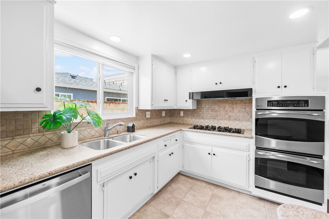 10441 Sunday, Huntington Beach CA 92646 - Photo 16