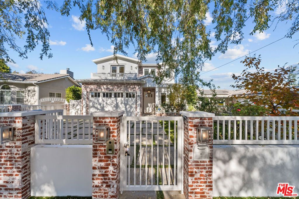 Photo of 12345 Huston Street, Valley Village, CA 91607 (MLS # 24469437)