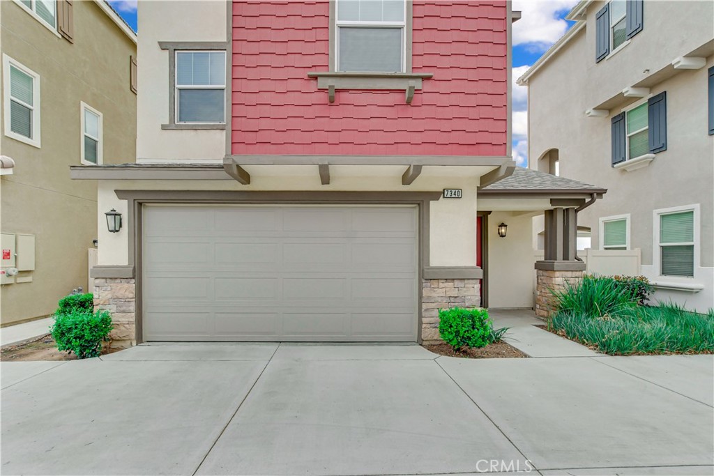 Built in 2018, this tri-level Detached condominium offers 4 bedrooms, 3.5 bathrooms, and approximately 2,101 square feet of living space. The home features a bright and open floor plan with high ceilings, recessed lighting, and modern finishes throughout. The kitchen is designed with granite countertops, a center island, walk-in pantry, and stainless steel appliances. The primary suite includes a spacious bathroom with dual sinks, a soaking tub, separate shower, and a walk-in closet. Additional bedrooms provide flexibility for family, guests, or a home office. Highlights include a first-floor entry, multiple balconies, central heating and air conditioning, and a 2-car attached garage with direct access.
Located within a desirable Jurupa Valley community, the property is close to parks, schools, shopping, dining, and offers convenient access to the 60 Freeway.