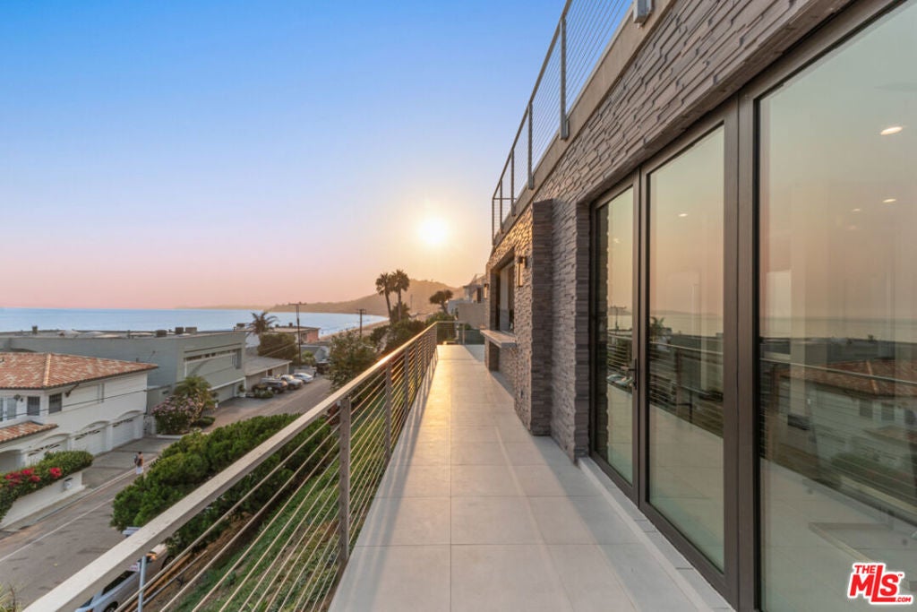 25411 Malibu Road, Malibu CA 90265