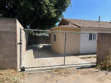 This is a private back house with own entrance. Nice wood flooring in the living room and the bedroom. Tile flooring in the kitchen and bathroom. Plenty of cabinets in the kitchen. Cover patio by front door, can park up to 2 cars next to the house, side by the gate, laundry room and storage space. Walking distance to Fred Ekstrand Elementary School, San Dimas Library and Marchant Park. Just north of Bonita Ave. where all the shops and restaurants are. Very close to 57 & 210 Fwys.