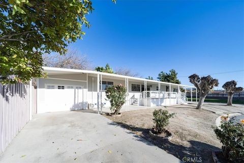 Photo of 1400 E Menlo Ave #49, Hemet, CA 92544 (MLS # SW26051744)