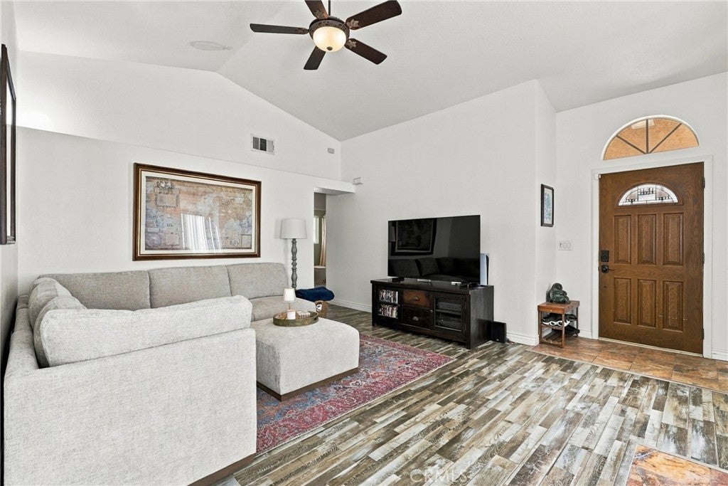 Search Homes 22856 Tamarack