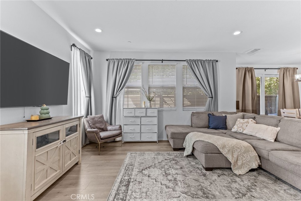 2350 S Via Esplanade 31