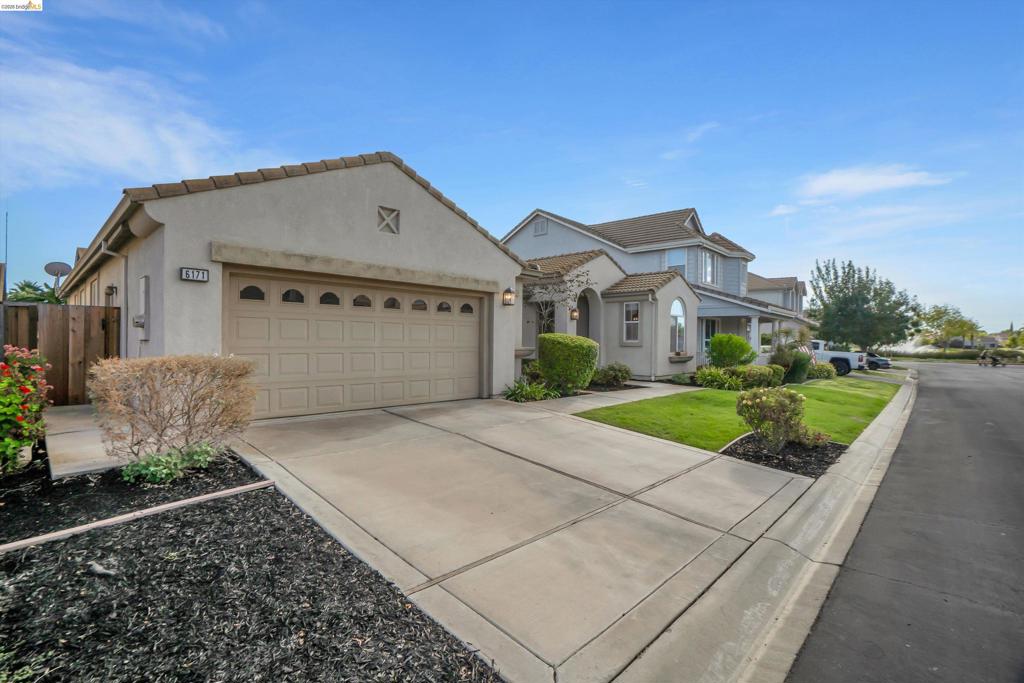 6171 Seneca Cir
