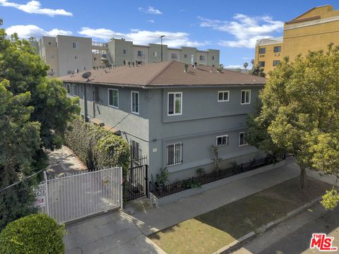 Photo of 5440 Harold Way, Los Angeles, CA 90027 (MLS # 26658587)