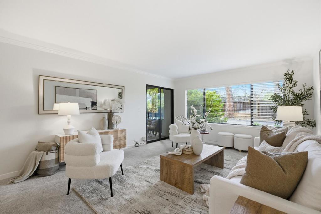 2140 Santa Cruz Avenue