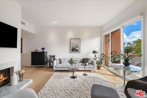 Photo of 958 18th Street #5, Santa Monica, CA 90403 (MLS # 25611087)