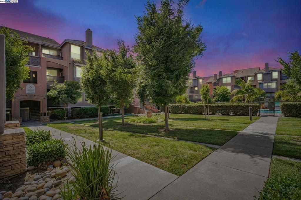 Great Place to call home! The Alta Mar Villas community is full of updated amenities, large pool, spacious gym and a clubhouse. Location, Location, Location placing you directly into the City's new downtown District. Large Living and dining area. Great for entertaining. Two large balconies off of Primary suite and family room area. Close to both Fremont and Warmsprings BART stations. Minutes to Lake Elizabeth, Hospitals and City offices.