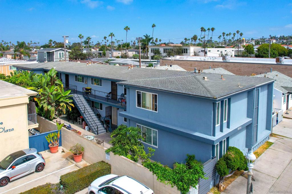 4930 Santa Monica