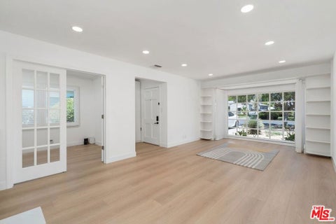 Tiny photo for 14348 Collins Street, Sherman Oaks, CA 91401 (MLS # 26848669)