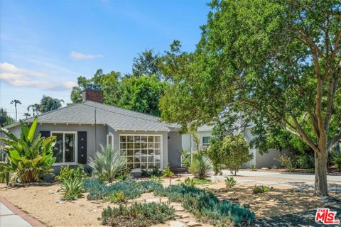 Tiny photo for 14348 Collins Street, Sherman Oaks, CA 91401 (MLS # 26848669)