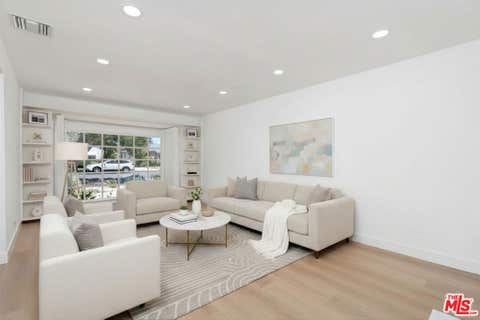 Tiny photo for 14348 Collins Street, Sherman Oaks, CA 91401 (MLS # 26848669)