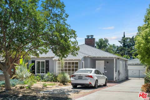 Tiny photo for 14348 Collins Street, Sherman Oaks, CA 91401 (MLS # 26848669)