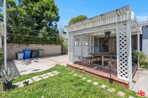 Tiny photo for 14348 Collins Street, Sherman Oaks, CA 91401 (MLS # 26848669)