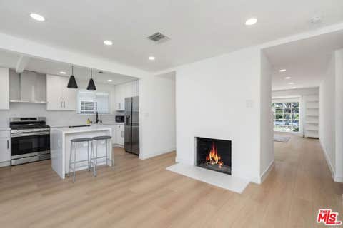 Tiny photo for 14348 Collins Street, Sherman Oaks, CA 91401 (MLS # 26848669)