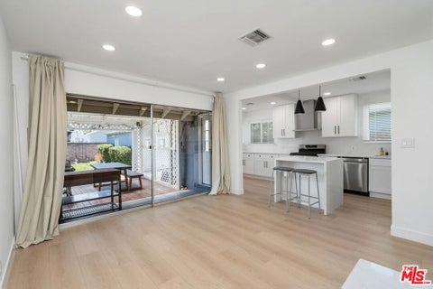 Tiny photo for 14348 Collins Street, Sherman Oaks, CA 91401 (MLS # 26848669)