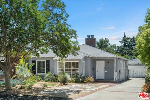 Tiny photo for 14348 Collins Street, Sherman Oaks, CA 91401 (MLS # 26848669)